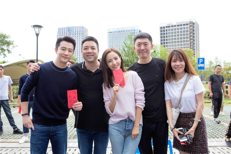 黃軒《完美關(guān)系》國內(nèi)殺青 打造最強(qiáng)公關(guān)人