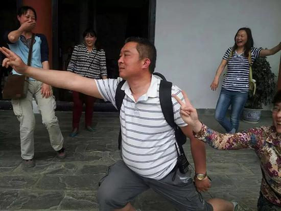 劉浩幾十年來歷經(jīng)磨難，唯一的生活訣竅就是樂觀向上。