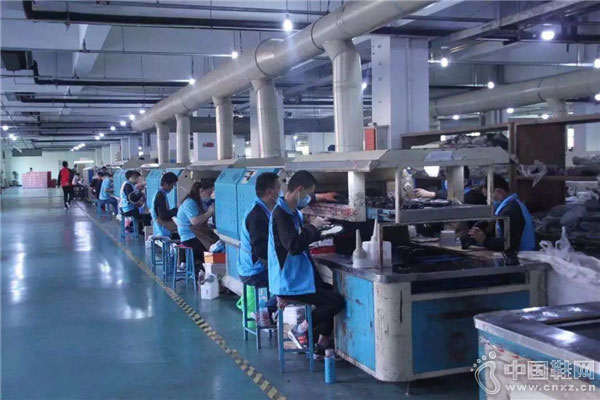 一雙鞋的利潤只有幾元 雄安新區(qū)鞋廠何去何從?