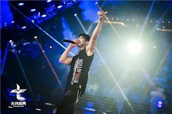 多形式調(diào)動(dòng)用戶情感，CF十周年火線盛典成功背后的整合營(yíng)銷打法