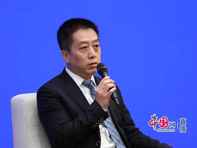 新聞辦就“改革開放與中國高技能人才隊伍建設”舉行中外記者見面會