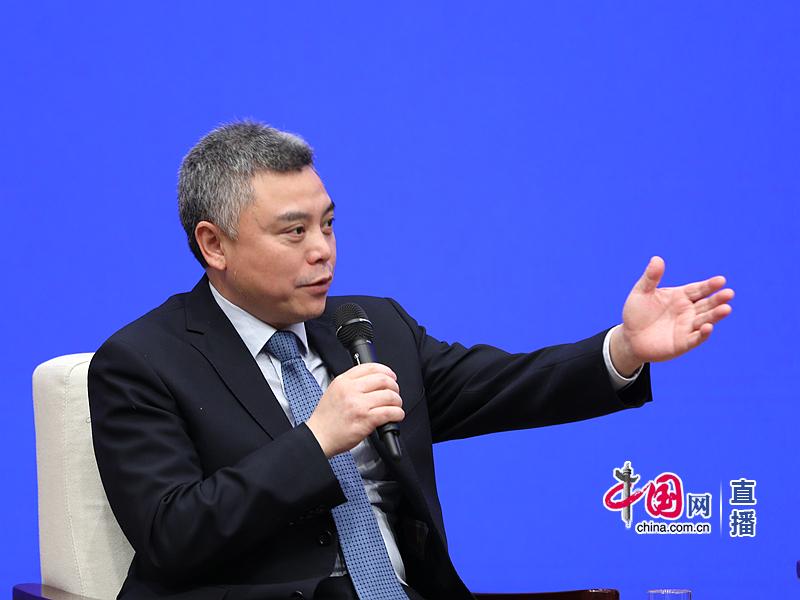 新聞辦就“改革開放與中國高技能人才隊伍建設”舉行中外記者見面會