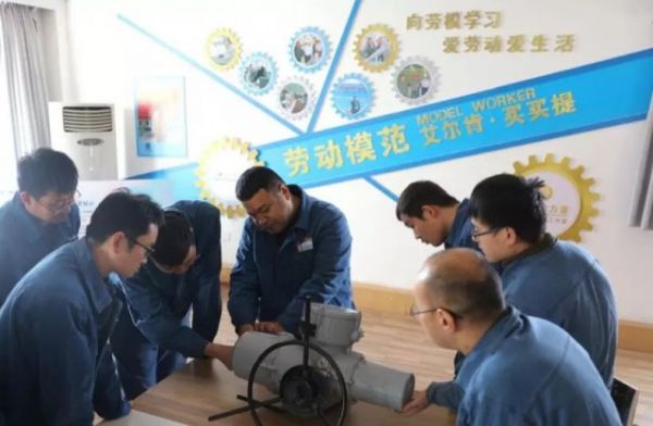 【央企楷模③】情暖邊疆的“石榴籽” 艾爾肯?買買提的故事