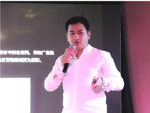 三點(diǎn)一刻蔡浩宇受邀參加亞布力中國(guó)企業(yè)家論壇分享營(yíng)銷模式創(chuàng)新