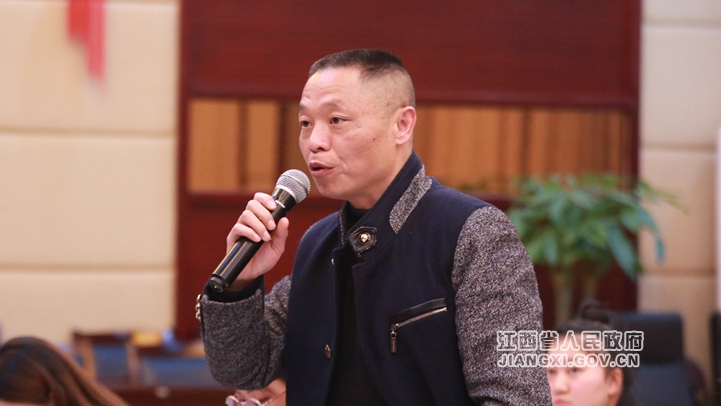 人民周刊_副本.jpg 《關(guān)于保護(hù)企業(yè)家合法權(quán)益 激發(fā)優(yōu)秀企業(yè)家精神的實(shí)施意見(jiàn)》政策解讀新聞發(fā)