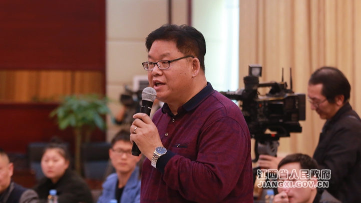 中國(guó)日?qǐng)?bào)_副本.jpg 《關(guān)于保護(hù)企業(yè)家合法權(quán)益 激發(fā)優(yōu)秀企業(yè)家精神的實(shí)施意見(jiàn)》政策解讀新聞發(fā)