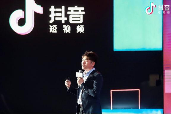 抖音區(qū)域互動(dòng)營(yíng)銷爆款法則解密 抖音區(qū)域互動(dòng)營(yíng)銷爆款法則解密