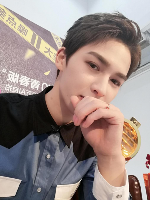 榮耀10青春創(chuàng)新營銷方式娛樂直播深度種草年輕人