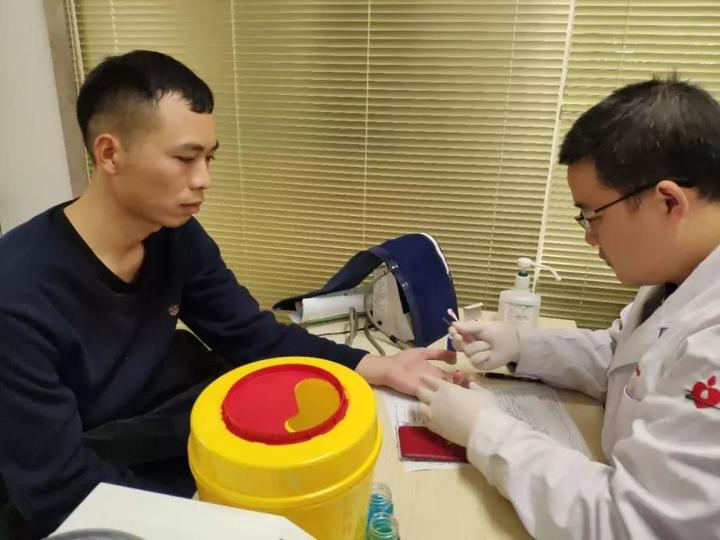 “小屁蛋”急尋救命血清 關(guān)鍵時刻站出來的是位空軍叔叔