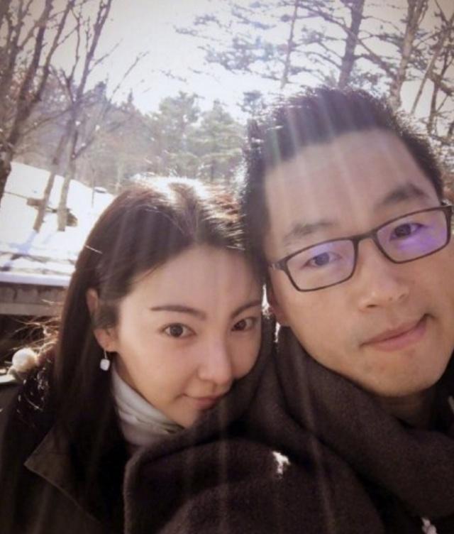 張雨綺的經(jīng)紀人公關(guān)能力太強，袁巴元服軟和解，稱只是一時沖動