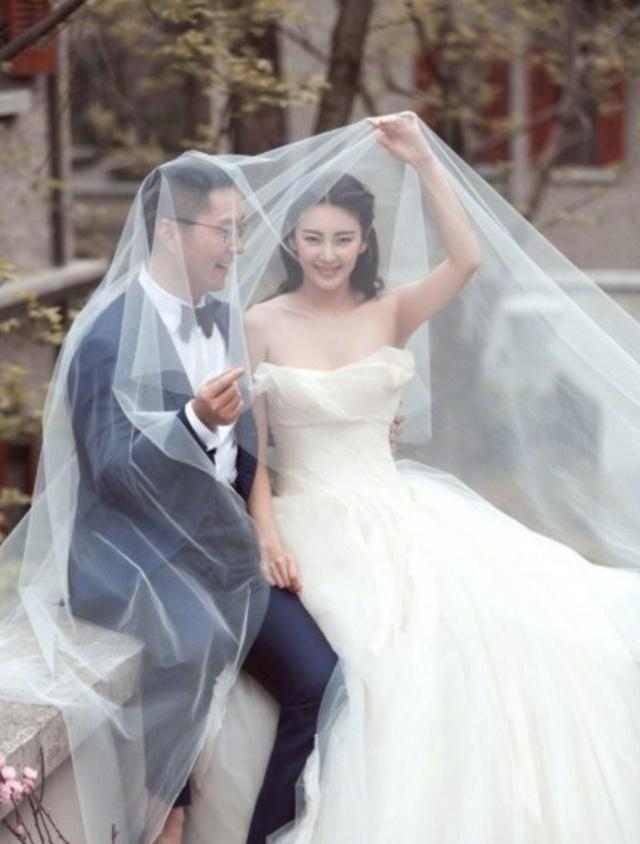 張雨綺的經(jīng)紀人公關(guān)能力太強，袁巴元服軟和解，稱只是一時沖動