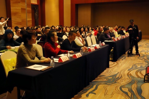 “聚勢明道 賦能共生—2019年深圳原創(chuàng)設(shè)計發(fā)展趨勢高峰論壇”成功舉辦