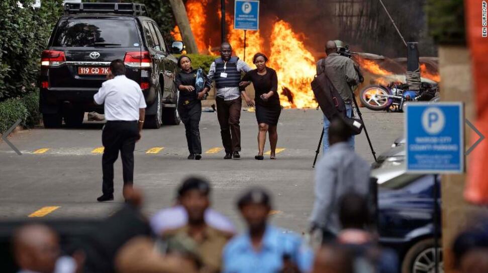 肯尼亞內(nèi)羅畢酒店大樓遭襲擊至少11死 遇難者國籍暫未公布