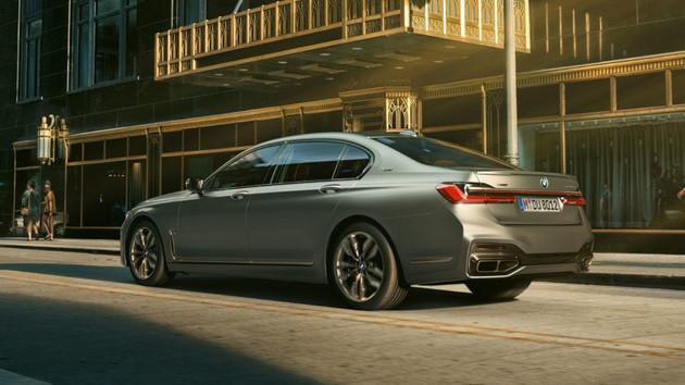 疑似新款寶馬M760 Li官圖發(fā)布 6.6T V12動(dòng)力