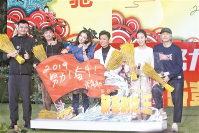 春節(jié)電影扎堆 各大片“放大招”應(yīng)對