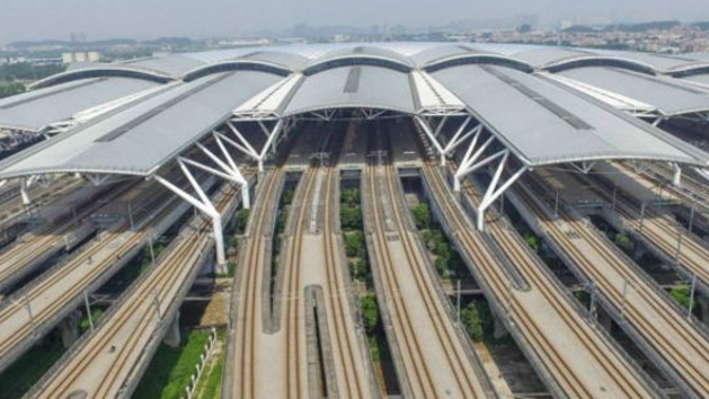 春運期間廣州南站該怎么停車？