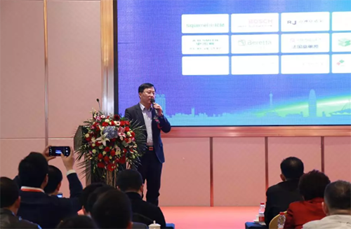 中國(guó)建筑金屬結(jié)構(gòu)協(xié)會(huì)舒適家居分會(huì)、輻射供暖供冷委員會(huì)秘書(shū)長(zhǎng)劉浩