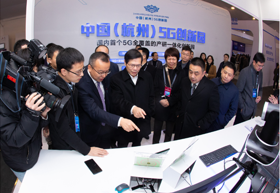 5G創(chuàng)新贏得未來 vivo周圍出席高峰論壇，將重新定義智慧手機