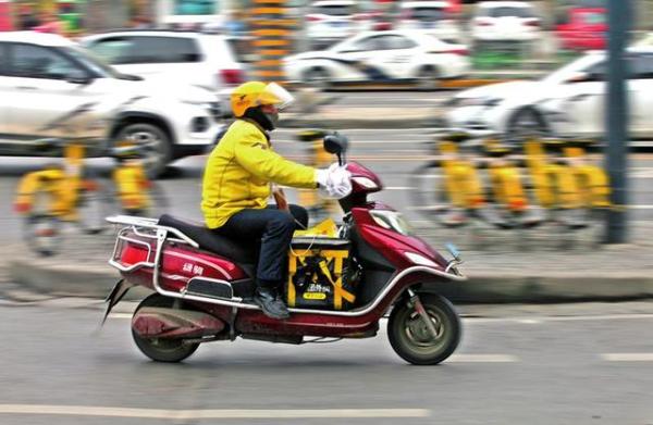 澎湃思想周報｜要不要謝外賣員？卡溫頓男子高中羅生門事件