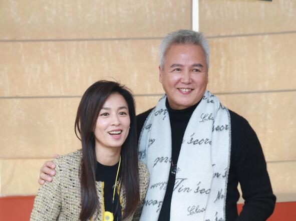 張庭夫婦微商帝國起底 達爾威年納稅12億9個月凈賺11億