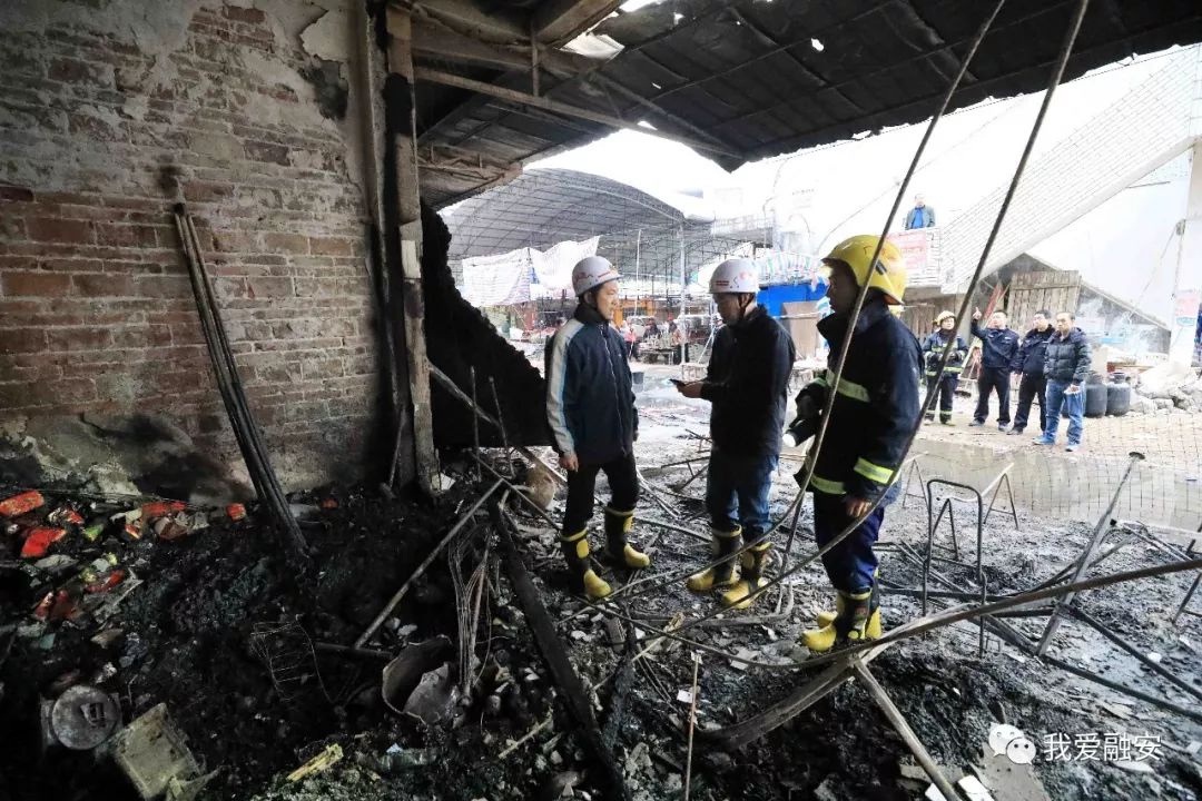 煙花爆竹店附近放鞭炮引發(fā)火災致5人死，嫌犯被從快審查批捕