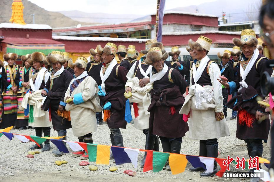 藏歷新年 西藏“吐蕃故里”上演古老傳統(tǒng)體育“鬧”新年